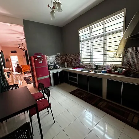 Ziramike Homestay Kampong Baharu Sungai Udang Exterior photo