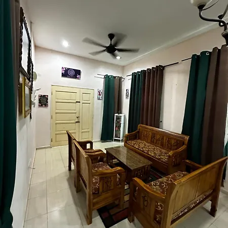 Ziramike Homestay Kampong Baharu Sungai Udang Exterior photo