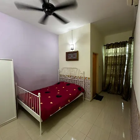 Ziramike Homestay Kampong Baharu Sungai Udang Exterior photo